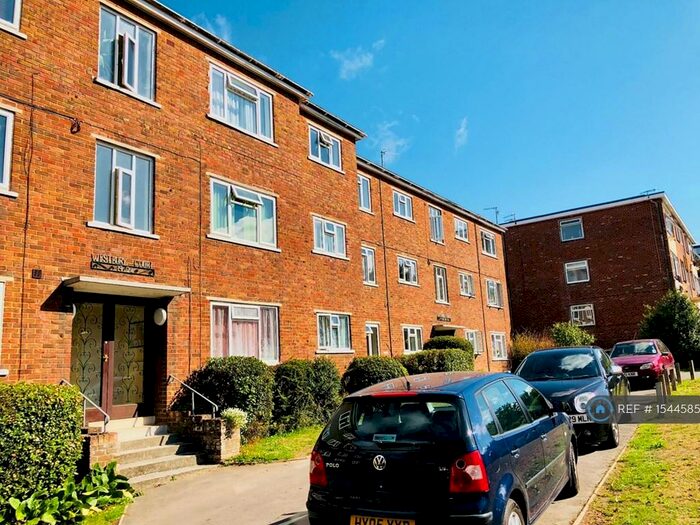 2 Bedroom Flat To Rent In Westbury Court, Poole, BH14