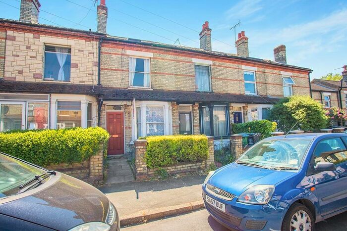 1 Bedroom Flat To Rent In St. Marys Road, Watford WD18