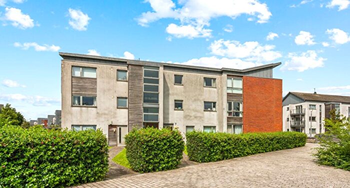 2 Bedroom Flat For Sale In Glendevon Drive, Stirling, FK8
