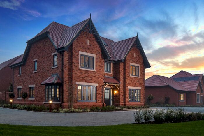 5 Bedroom Detached House For Sale In Banks Close, Hallow, Worcester, WR2