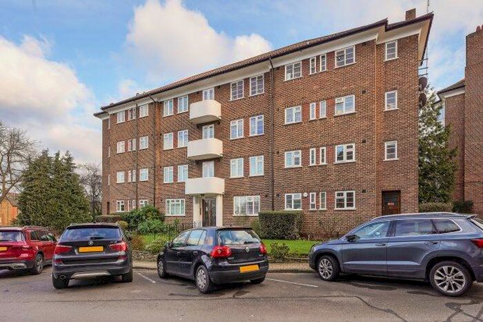 2 Bedroom Flat To Rent In Courtlands, Sheen Road, Richmond, TW10