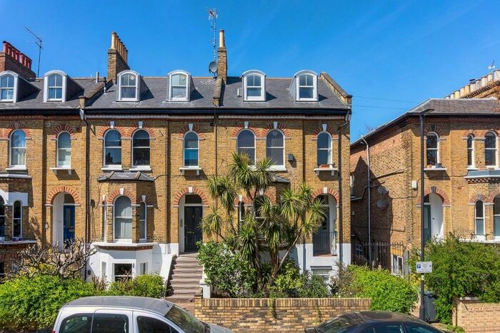 2 Bedroom Flat For Sale In Milton Road, SE24