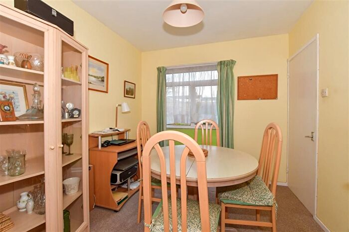 3 Bedroom End Of Terrace House For Sale In Darleydale, Crawley, West Sussex, RH11