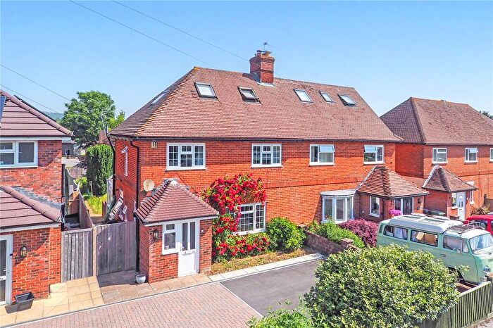 4 Bedroom Semi-Detached House To Rent In Cranford Road, Petersfield, Hampshire, GU32