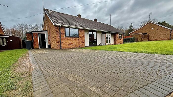 2 Bedroom Semi-Detached House For Sale In Elizabeth Way, Rushden, NN10