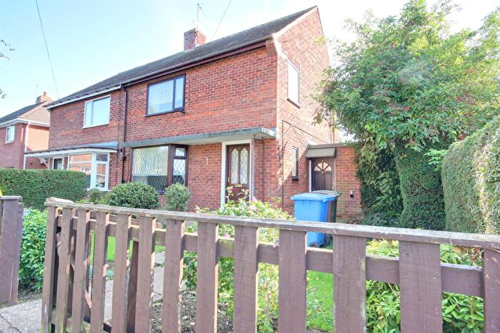 3 Bedroom Semi-Detached House For Sale In Wake Avenue, Cottingham, HU16