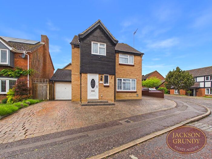 4 Bedroom Detached House For Sale In Bentley Close, Rectory Farm, NN3