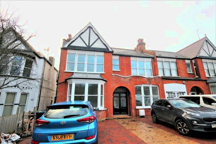 4 Bedroom Semi-Detached House To Rent In Holden Road, London, N12