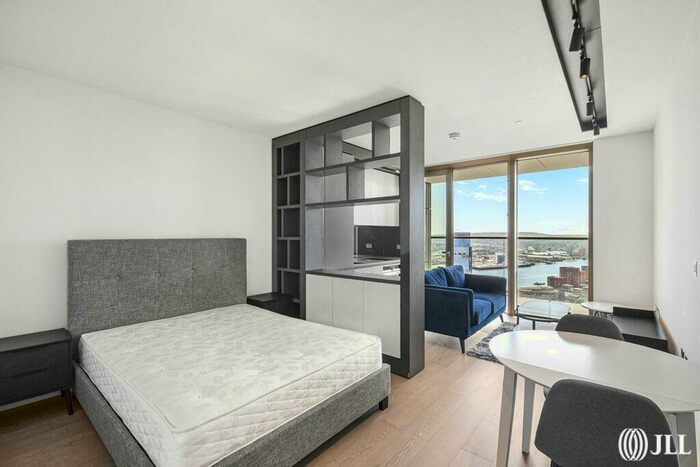 Flat To Rent In Park Drive London, E14