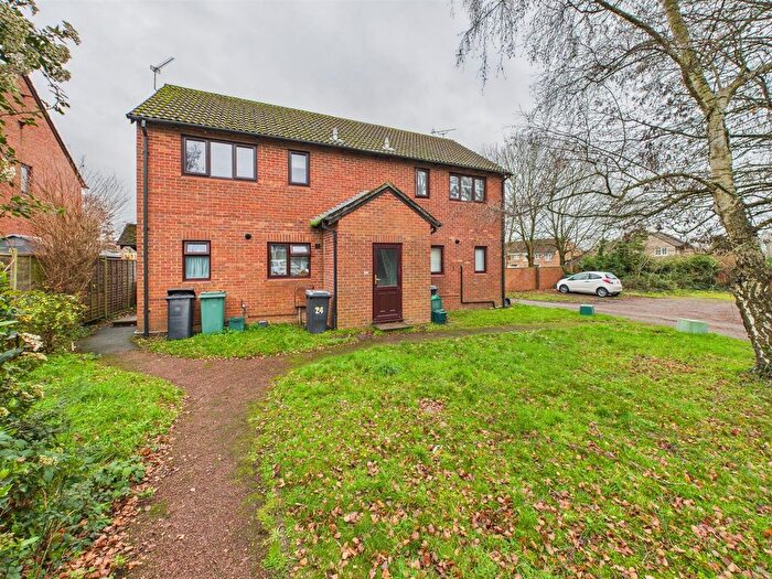 1 Bedroom Flat To Rent In Derrick Close, Reading, RG31