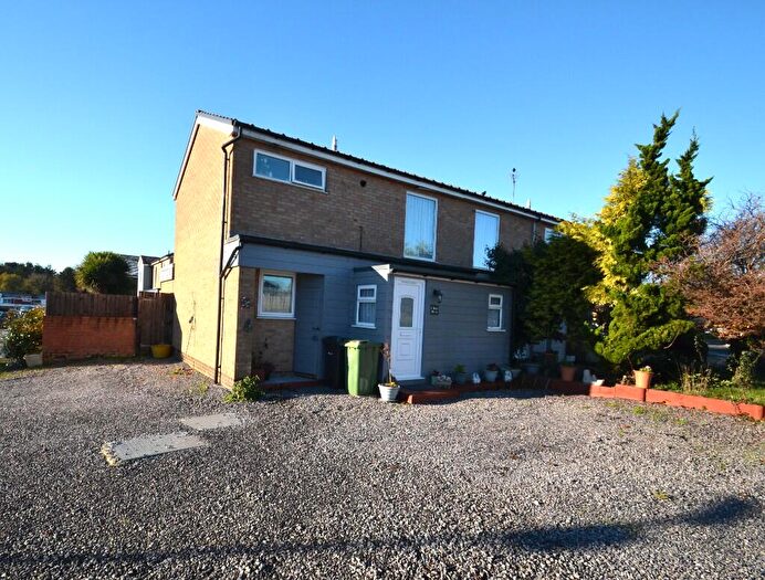 3 Bedroom Semi Detached House For Sale In Woods Drive, PO36