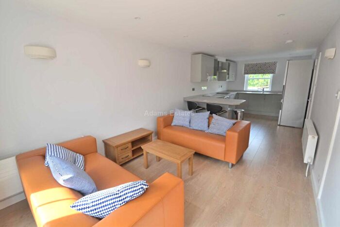 5 Bedroom Terraced House To Rent In Benyon Court, Bath Road, RG1