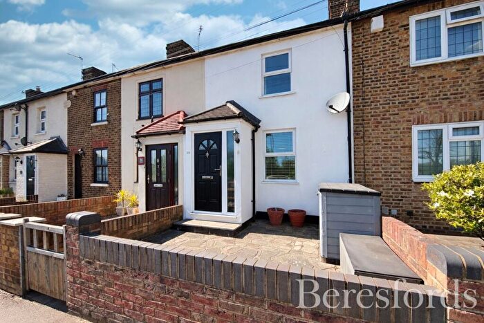 2 Bedroom Terraced House For Sale In Abbs Cross Lane, Hornchurch, RM12