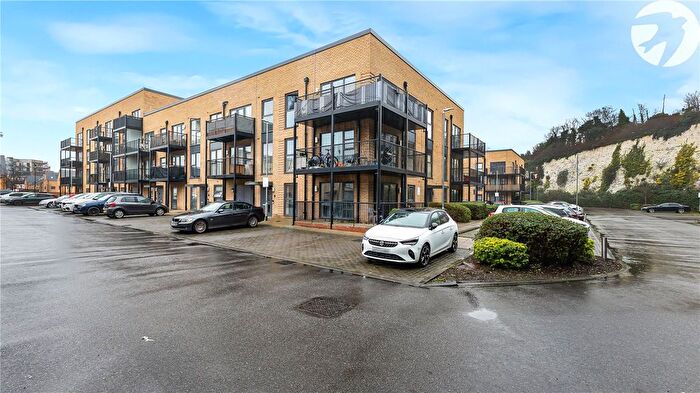 2 Bedroom Flat For Sale In Hillier Crescent, Northfleet, Gravesend, Kent, DA11