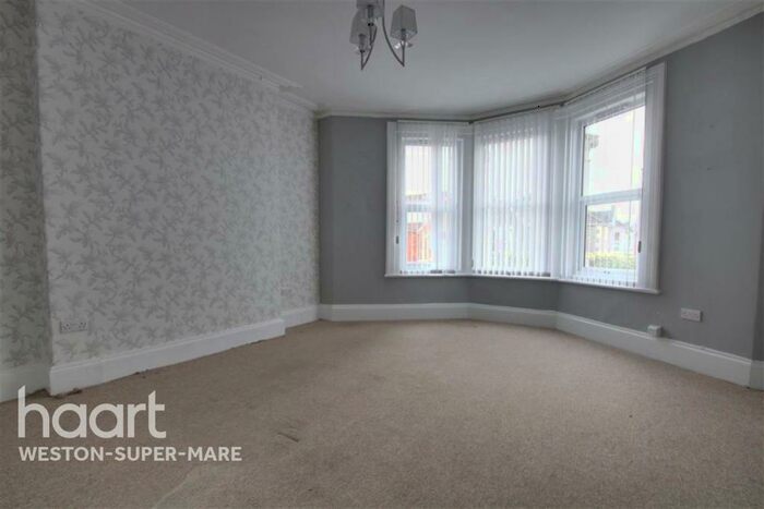 3 Bedroom Flat To Rent In Milton Road, BS23