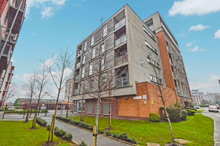 2 Bedroom Flat To Rent In Pioneer House, C Elmira Way, Salford, M5