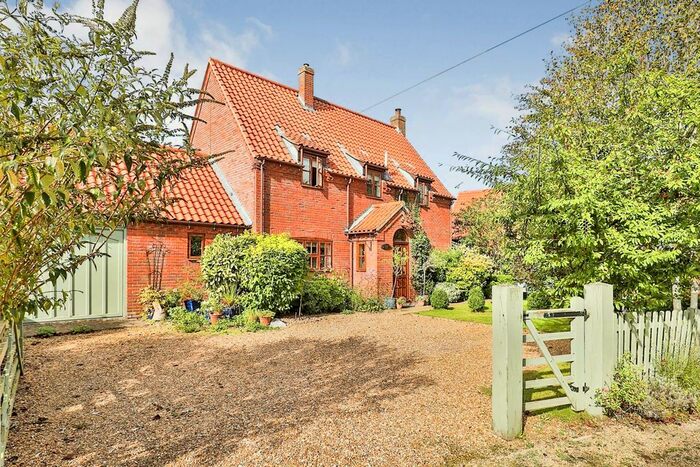3 Bedroom Detached House For Sale In Church Road, Holme Hale, Thetford, IP25