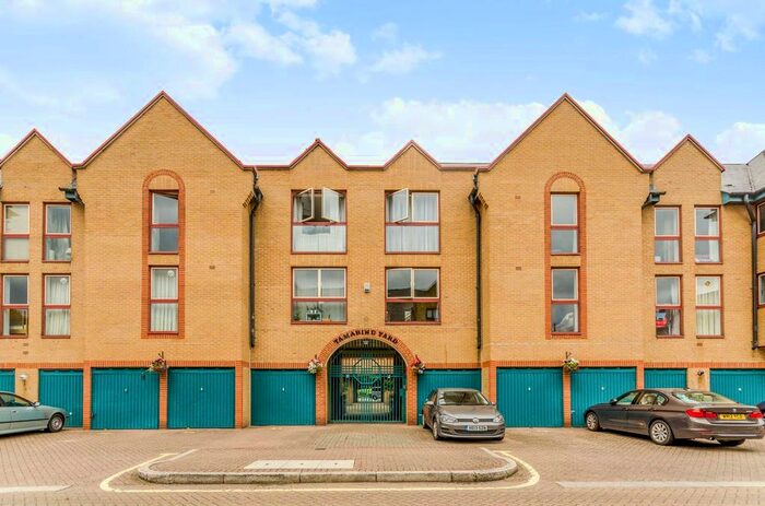 2 Bedroom Flat For Sale In Tamarind Yard, Wapping, London, E1W