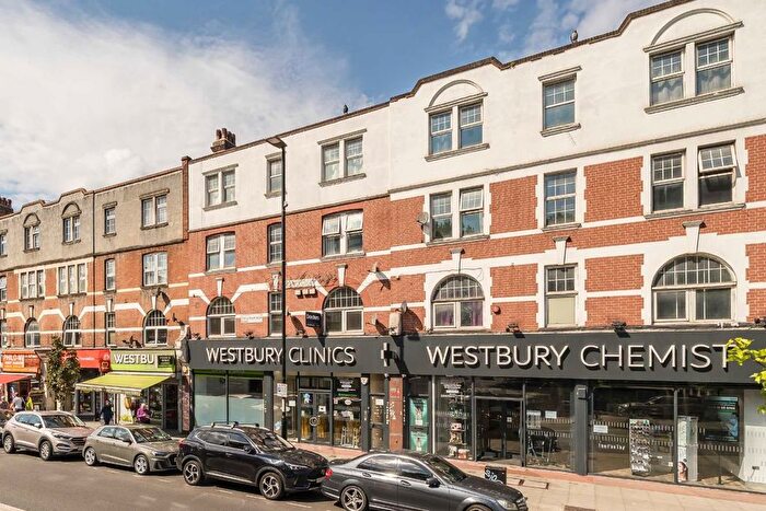 2 Bedroom Flat To Rent In Streatham High Road, Streatham Hill, SW16