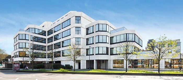 2 Bedroom Flat For Sale In High Street, Slough, SL1