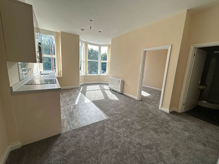 1 Bedroom Flat To Rent In Carmarthen Road, Swansea, SA5