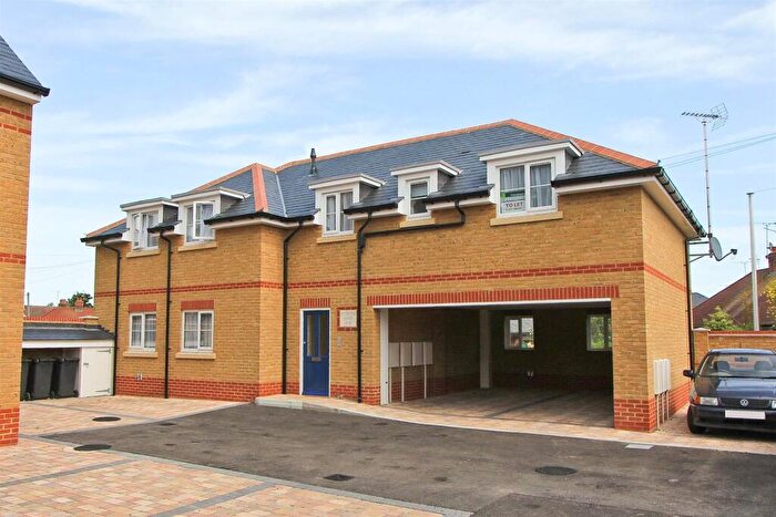 2 Bedroom Flat To Rent In Harwich Street, Whitstable, CT5