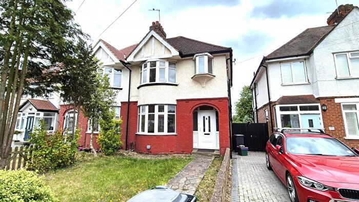 3 Bedroom Semi-Detached House To Rent In Central Avenue, Hounslow, TW3