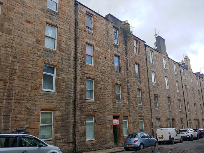 2 Bedroom Flat To Rent In Upper Grove Place, Edinburgh, EH3