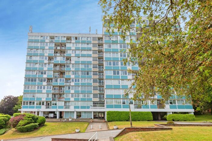 2 Bedroom Flat For Sale In Kenilworth Court, Coventry, West Midlands, CV3