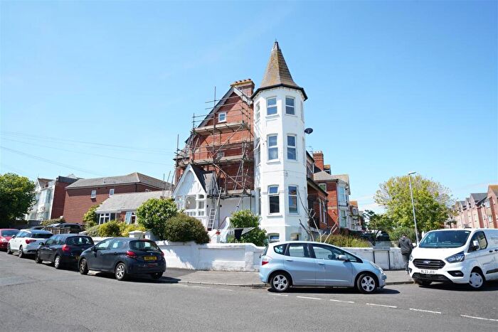2 Bedroom Apartment For Sale In Carlton Road South, Weymouth, DT4