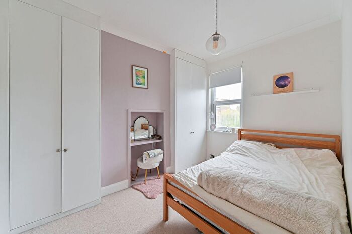 1 Bedroom Flat To Rent In Haydons Road, South Wimbledon, London, SW19