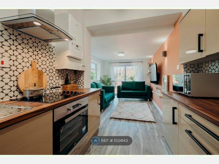 5 Bedroom Terraced House To Rent In Clarke Road, Northampton, NN1