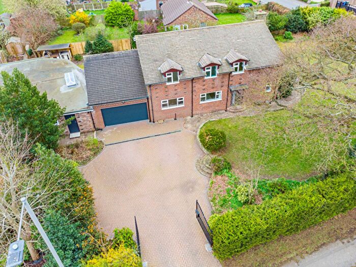 7 Bedroom Detached House For Sale In Leeds Road, Selby, YO8