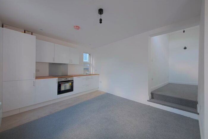 Studio To Rent In Queen Street, Maidenhead, SL6