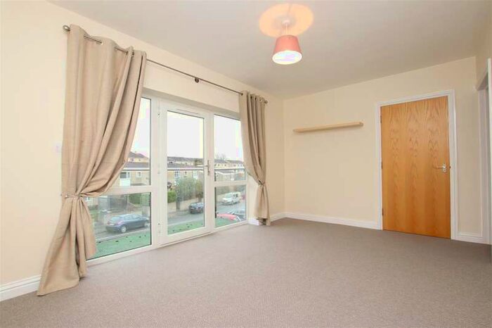 2 Bedroom Flat To Rent In School Court, Spring Lane, Bath, BA1