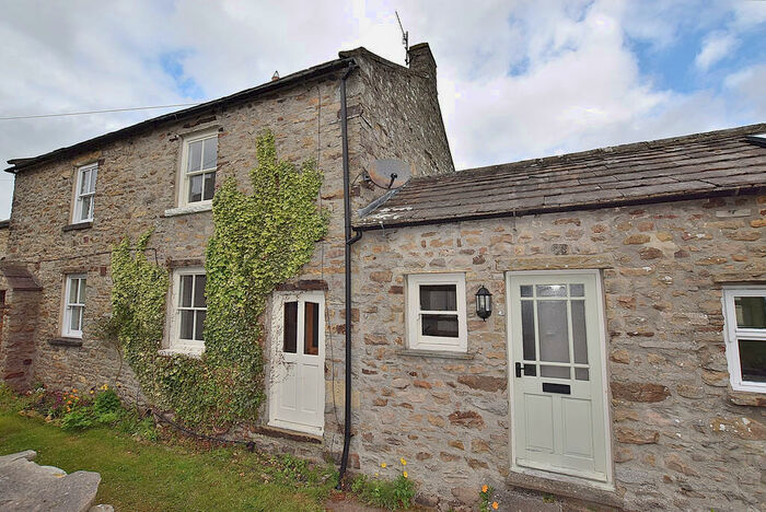 2 Bedroom Cottage For Sale In Grinton, DL11