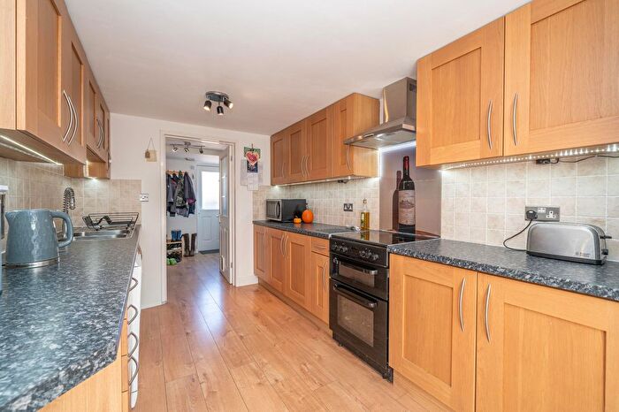 3 Bedroom Terraced House For Sale In Puffin Way, Aylesbury, Buckinghamshire, HP19