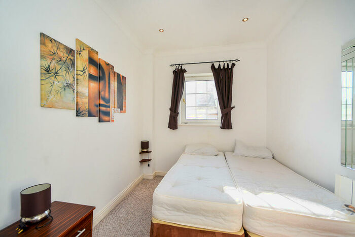 2 Bedroom Apartment To Rent In The Octagon, Brighton Marina, BN2