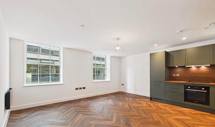 1 Bedroom Flat For Sale In Fountain Court, Birmingham, B4