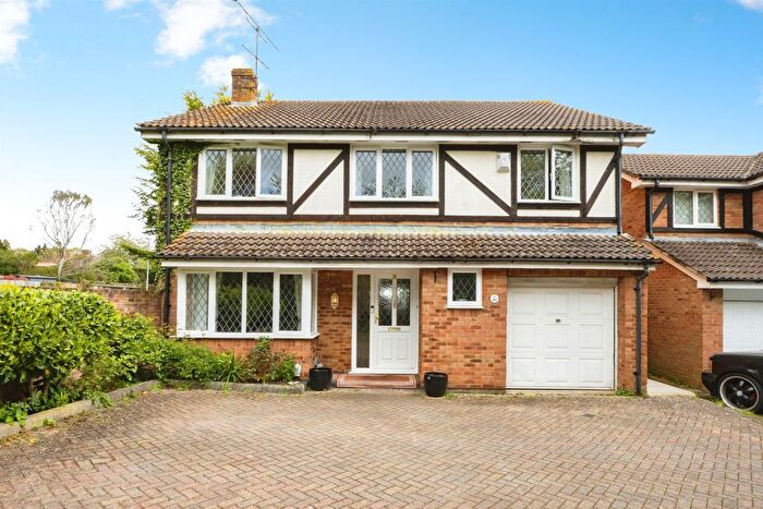 5 Bedroom Detached House For Sale In Skelmerdale Way, Earley, Reading, RG6