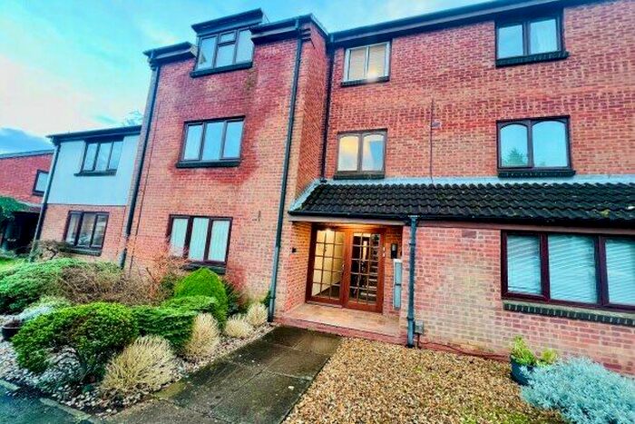 1 Bedroom Flat To Rent In William Tarver Close, Warwick, CV34