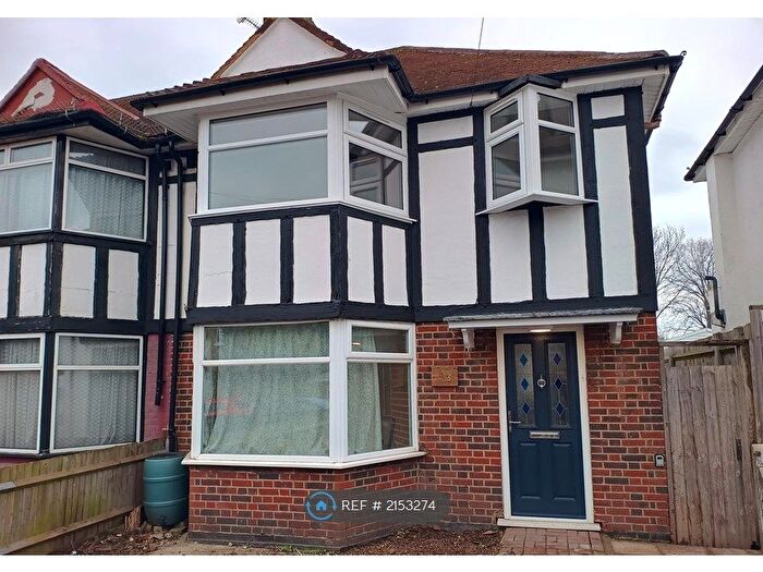 3 Bedroom Semi-Detached House To Rent In Tamworth Lane, Mitcham, CR4