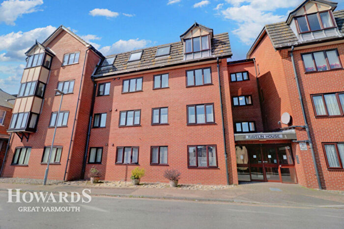 2 Bedroom Apartment For Sale In St Peters Plain, Great Yarmouth, NR30