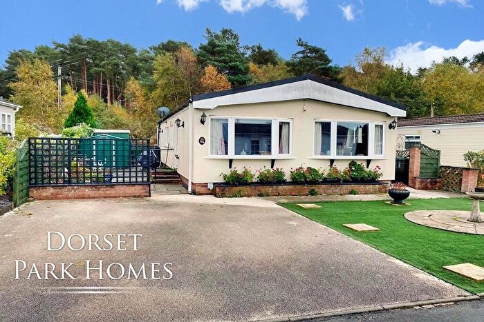 2 Bedroom Park Home For Sale In Pinehurst Park, West Moors, Ferndown, Dorset, BH22
