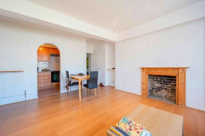 1 Bedroom Flat To Rent In Sinclair Gardens, Brook Green, London, W14