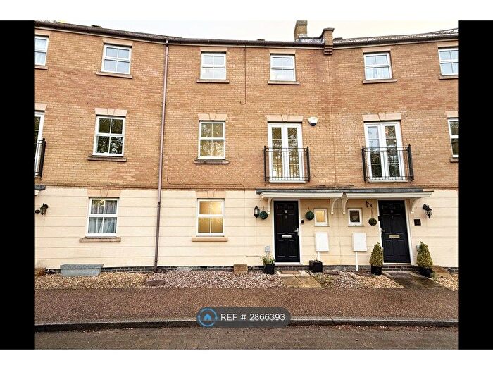 5 Bedroom Terraced House To Rent In Allington Circle, Milton Keynes, MK4