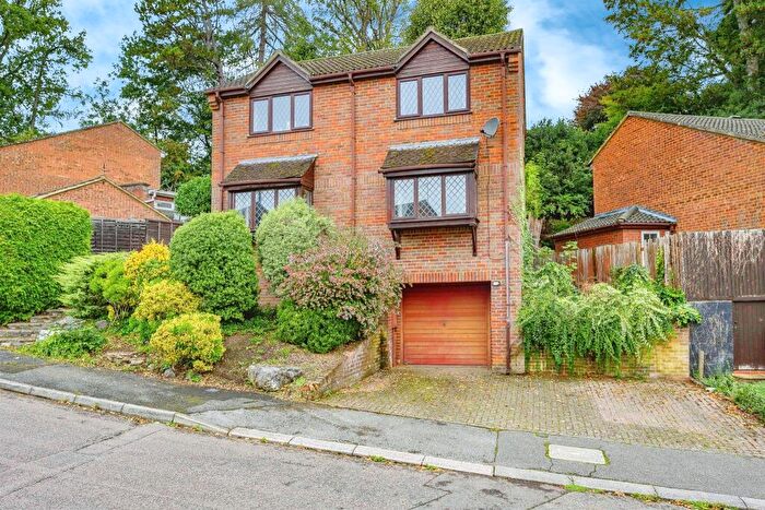 4 Bedroom Detached House For Sale In Cardy Road, Hemel Hempstead, HP1