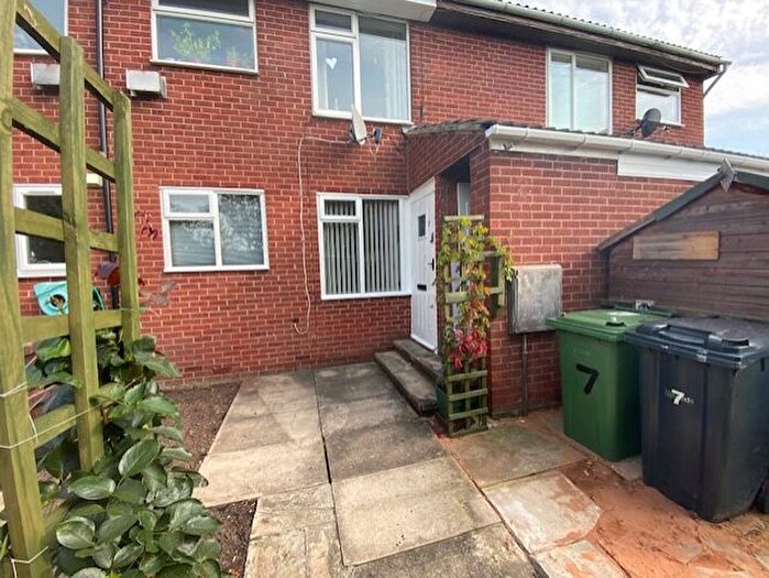 1 Bedroom Flat To Rent In Beechcroft Close, Beeston, Leeds, LS11