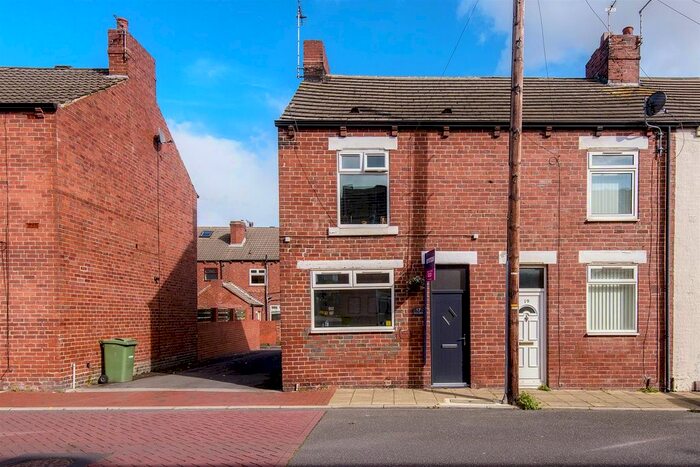 2 Bedroom End Of Terrace House To Rent In Cannon Street, Castleford, WF10