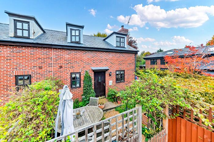3 Bedroom Semi-Detached House For Sale In Thriplow Road, Fowlmere, SG8